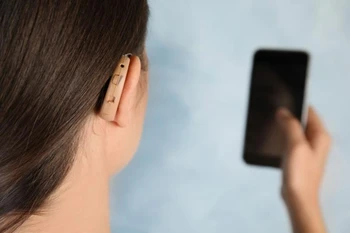 مزایا و ویژگی های سمعک یادگیرنده یا فراهوشمند